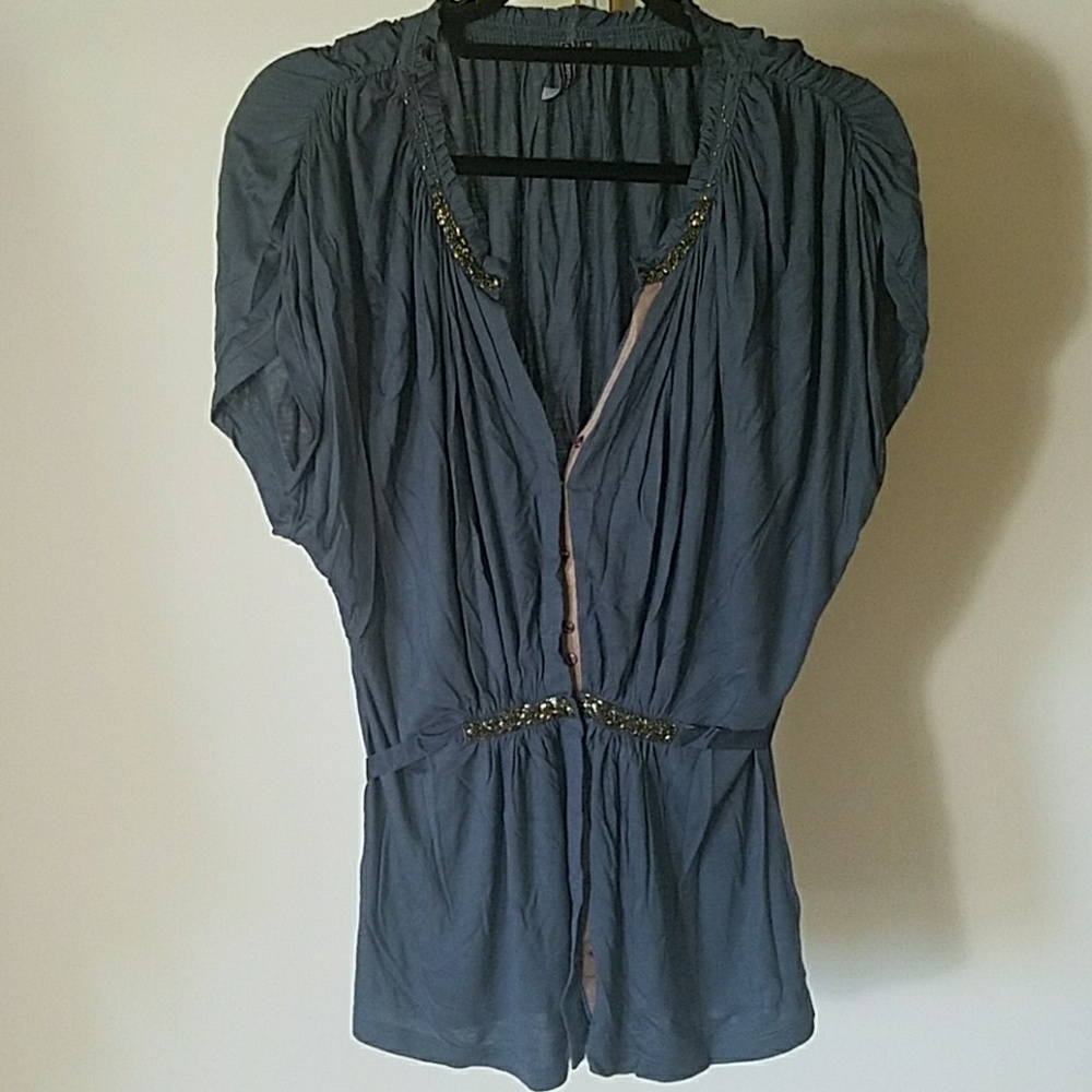 Fun button up blouse. Perfect for summer